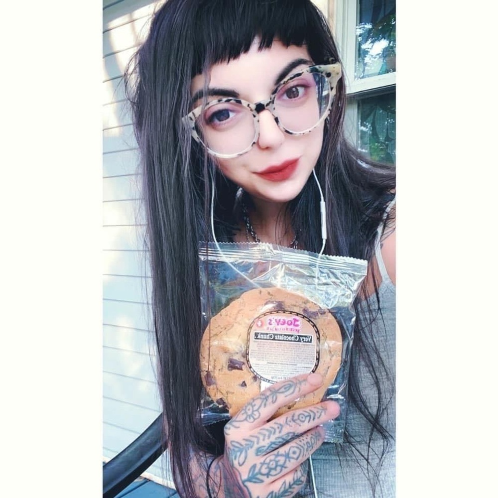 ☢︎︎ 𝕸𝖊𝖊𝖙 𝖄𝖔𝖚𝖗 𝕿𝖍𝖗𝖆𝖘𝖍𝖊𝖗 ☢︎︎ - Picture 5 of 8